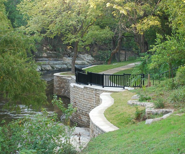 Turtle Creek Neighborhood in Highland Park